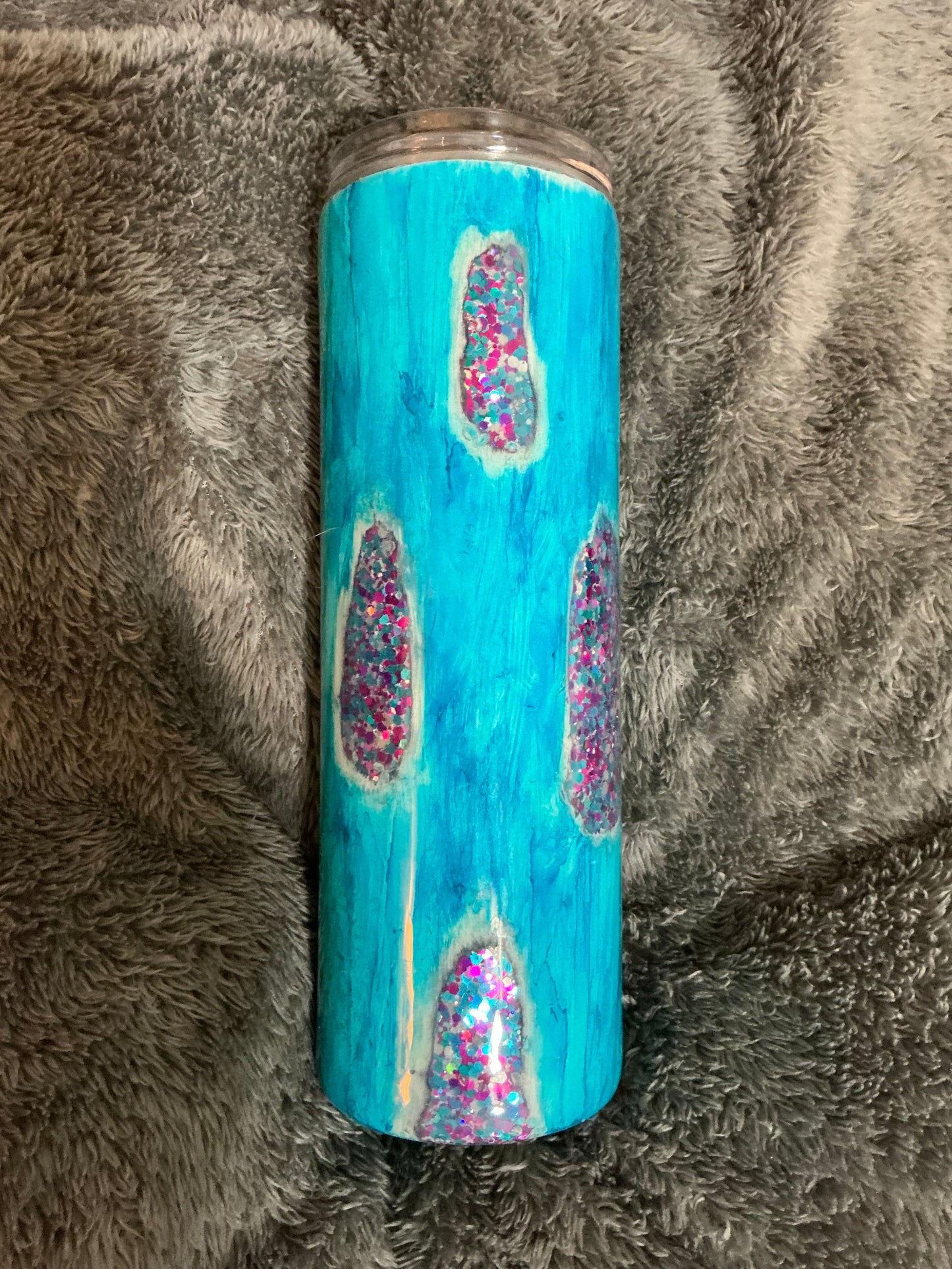 30oz Blue Woodgrain w/ asst glitter Geode SOLD