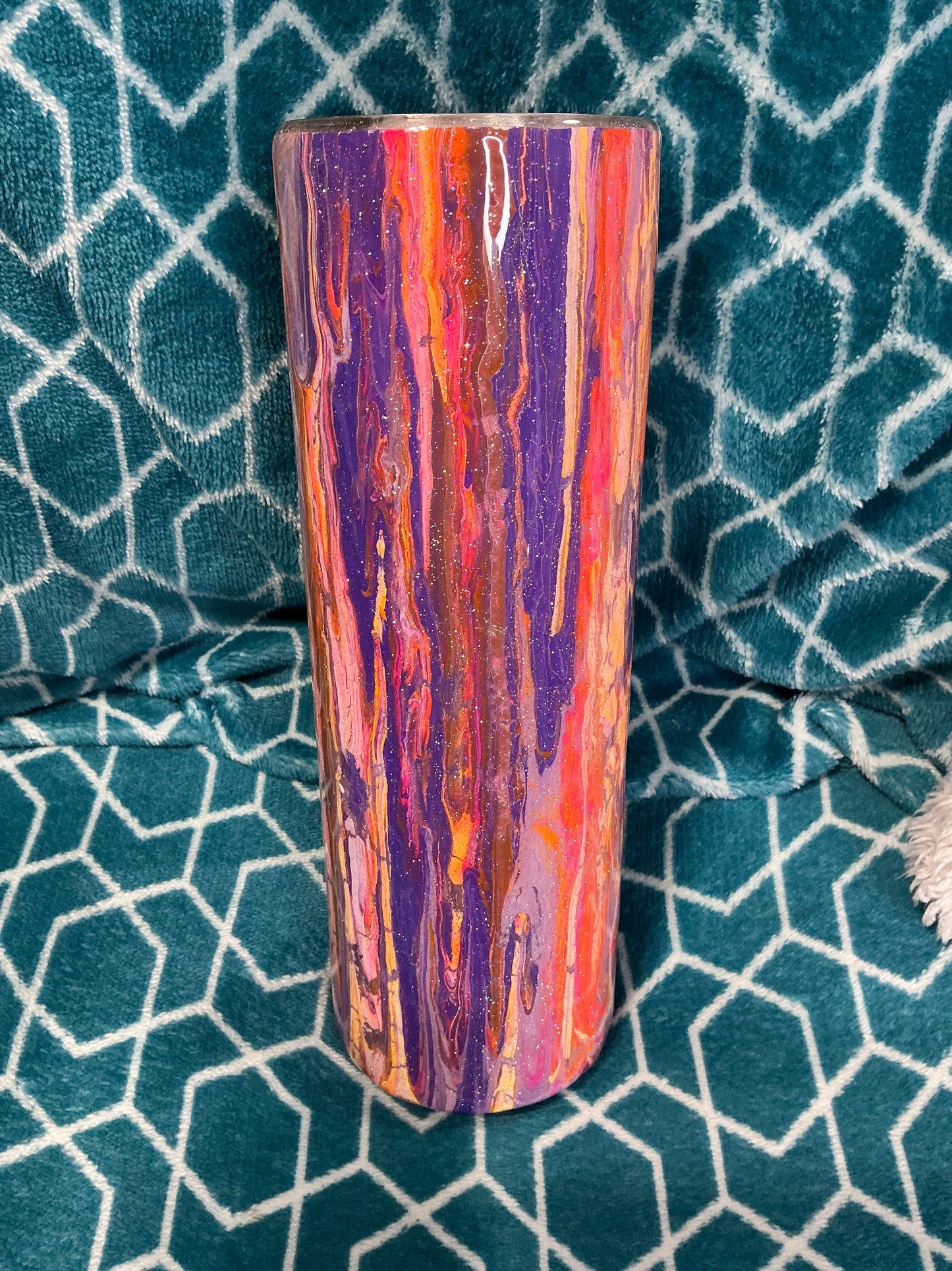 30oz skinny Dirty Pour GLOW