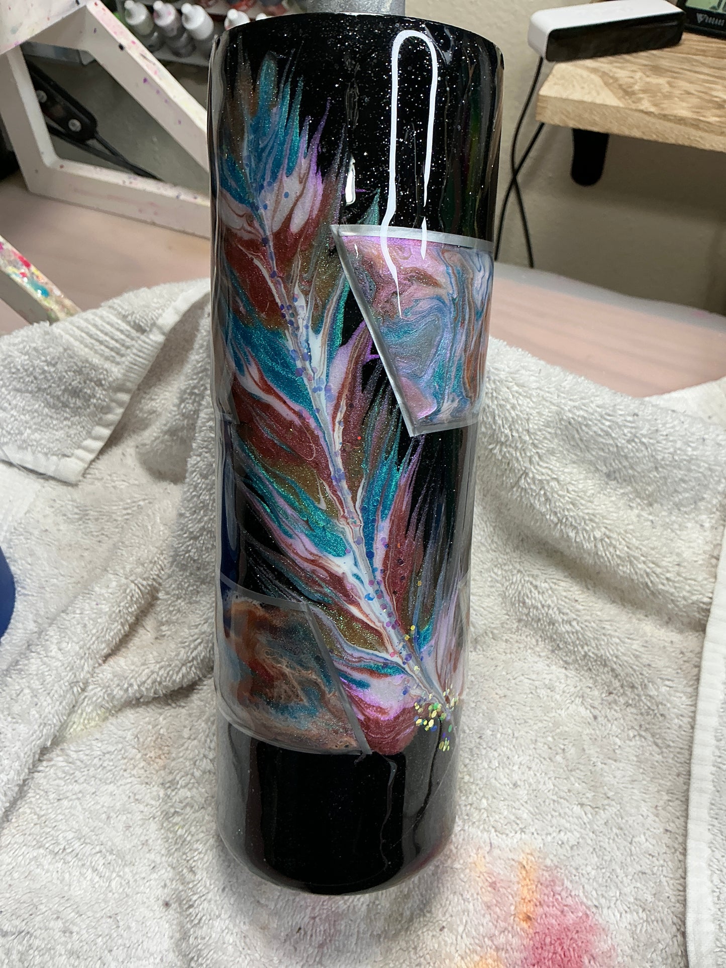 #42) 30oz Skinny Feather Chaos - BRENN SOLD
