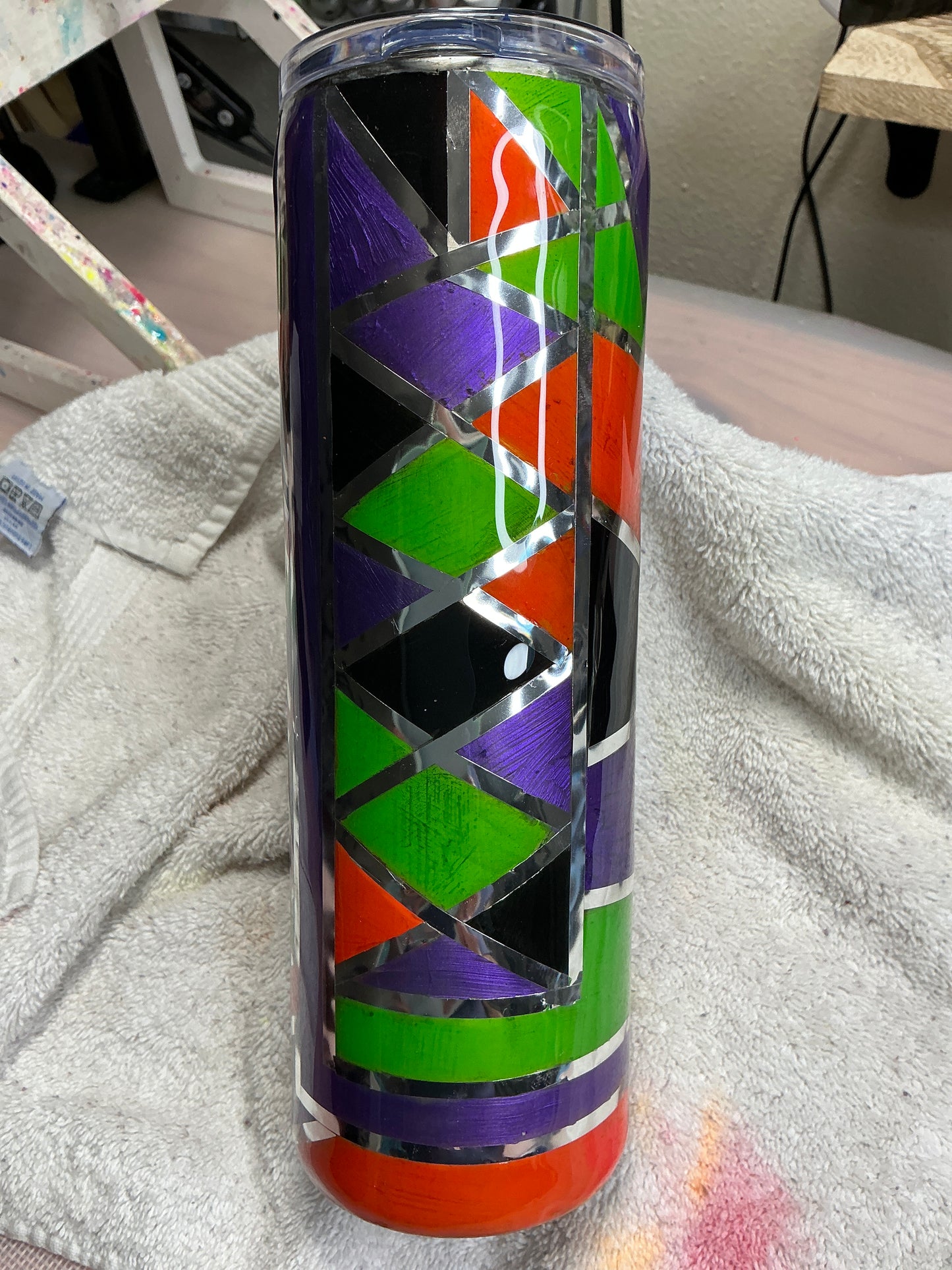 #35)      30oz Skinny Shattered Glass MICHELLE SOLD